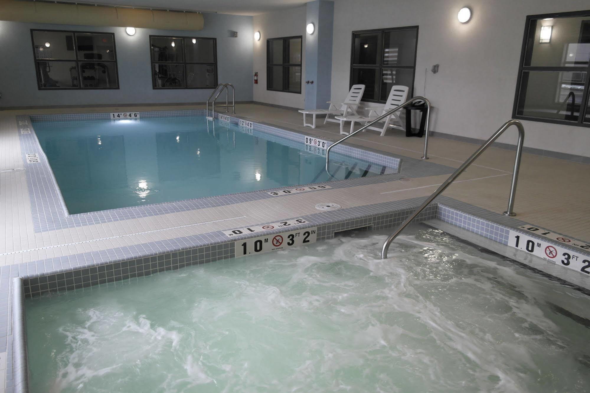 Stars Inn Leduc Exterior foto